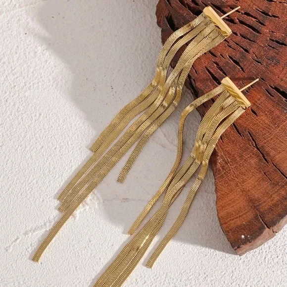 Perfect Gold Tassel Long Earrings - Picture 5 of 7